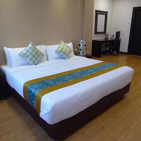 Rimbun Suites & Residences Бандар Сери Бегаван Стая снимка