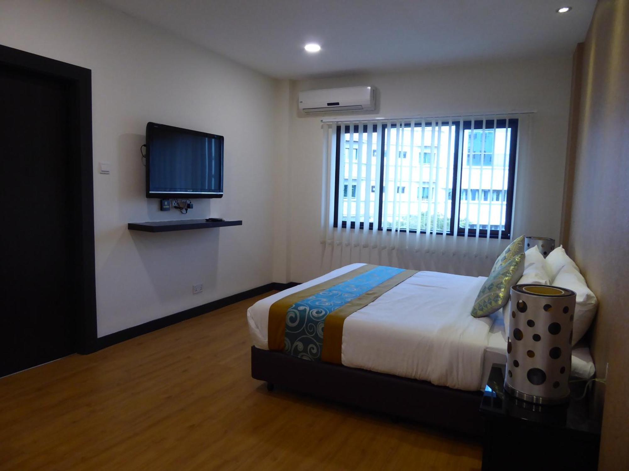 Rimbun Suites & Residences Бандар Сери Бегаван Стая снимка