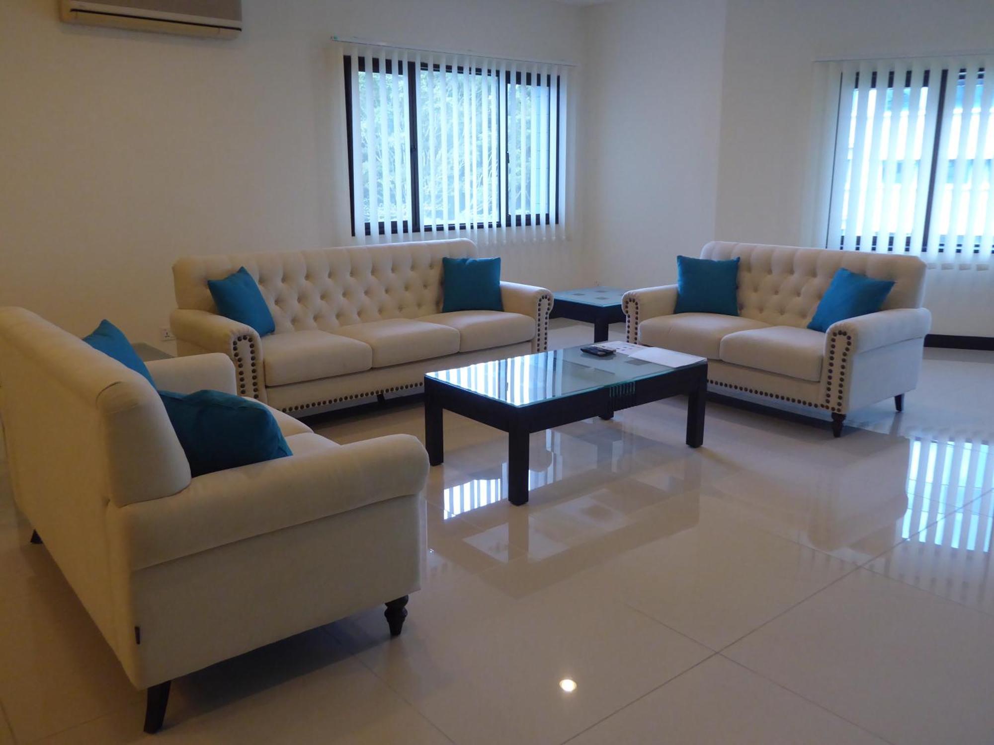 Rimbun Suites & Residences Бандар Сери Бегаван Стая снимка
